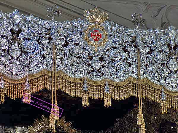 Restauración y Plateado de las Caidas de Orfebreria del Palio del Paso de Santa María de la Paz 