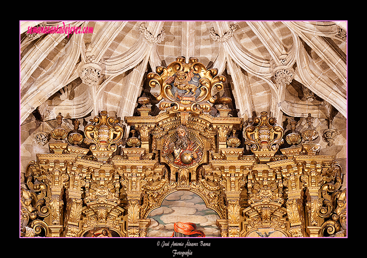 Detalle del ático del Retablo del Altar Mayor de la Iglesia Parroquial de San Marcos