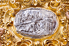 Cartela del lateral de la canastilla del paso de Misterio de la Sagrada Cena