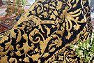 Detalle de los bordados del manto de salida de Santa María de la Paz