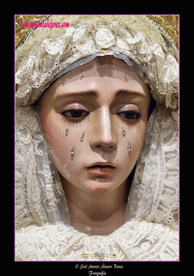 Mar&iacute;a Sant&iacute;sima de la Candelaria