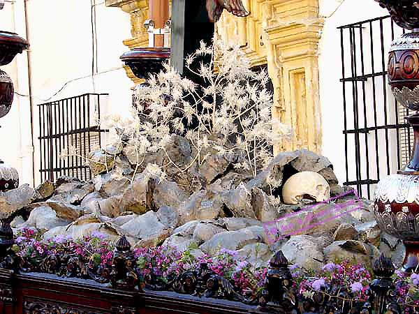 Monte imitaci&oacute;n a piedra para el Paso del Sant&iacute;simo Cristo de la Viga