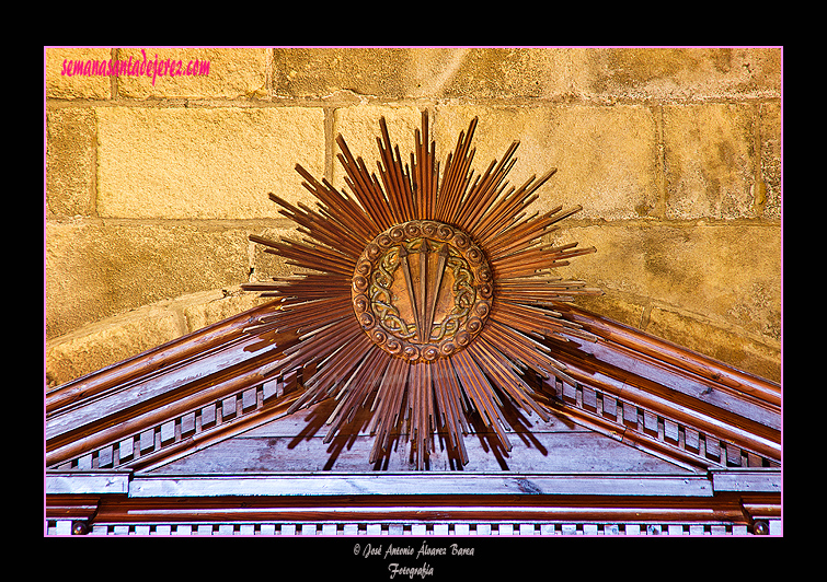 Detalle del ático del Retablo del Nazareno Caído (Santa Iglesia Catedral)