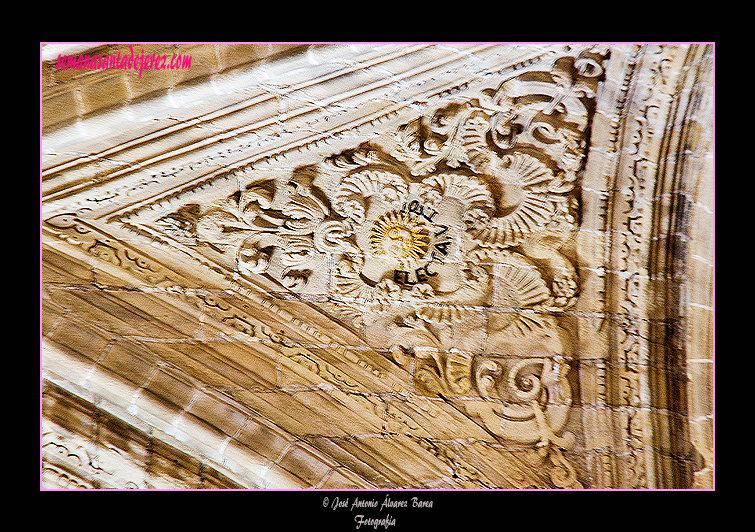 Detalle de la bóveda sobre la puerta de la Encarnación (Santa Iglesia Catedral)