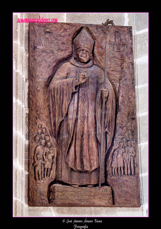 Altorrelieve del primer Obispo de Asidonia-Jerez, D.Rafael Bellido Caro (Santa Iglesia Catedral)