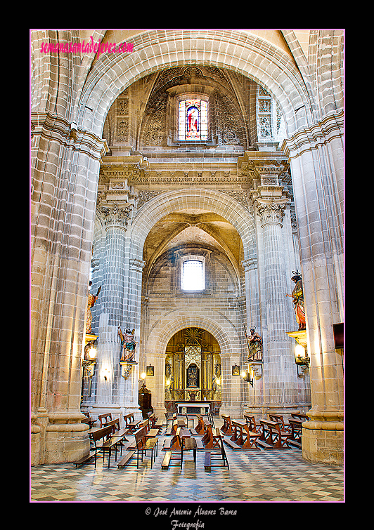 Vista del tramo del Retablo de San Pedro desde el tramo del Retablo de San Caralampio (Santa Iglesia Catedral)