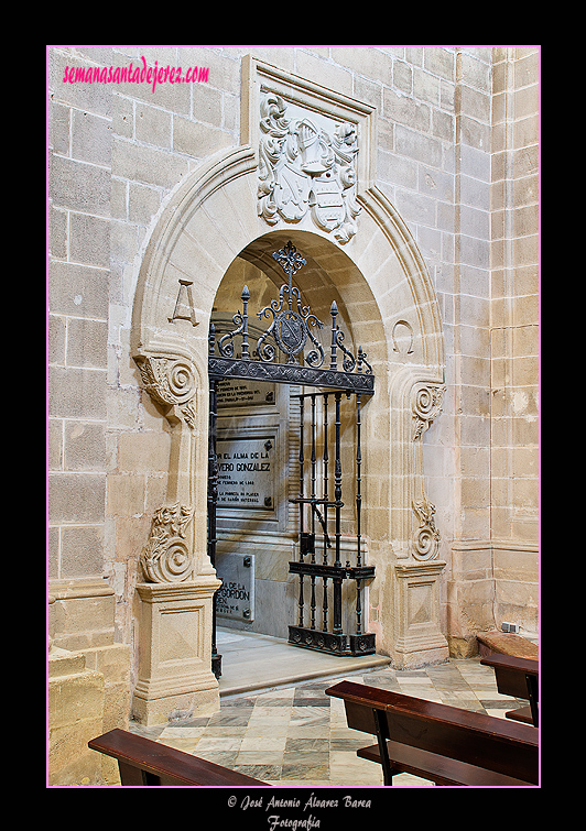 Entrada al Panteón (Capilla del Sagrario - Santa Iglesia Catedral)