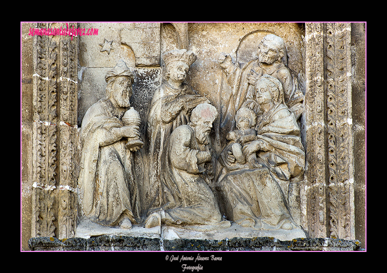 Altorrelieve de la Epifanía (Puerta izquierda de la fachada principal de la Santa Iglesia Catedral)