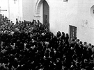 El Cristo de la Buena Muerte por San Marcos en el Via Crucis de la Hermandad de Nuestra Señora del Amor y Sacrificio hacia la Capilla del Calvario el Domingo de Pasión (Foto: Anónima)