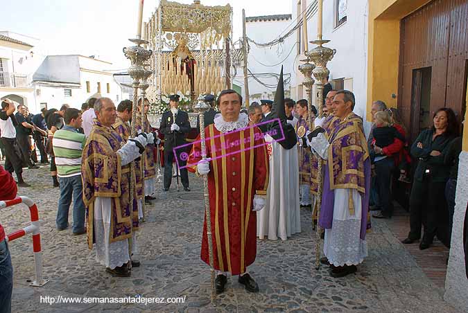 Cuerpo de Acólitos del paso de palio de la Hermandad de Santa Marta