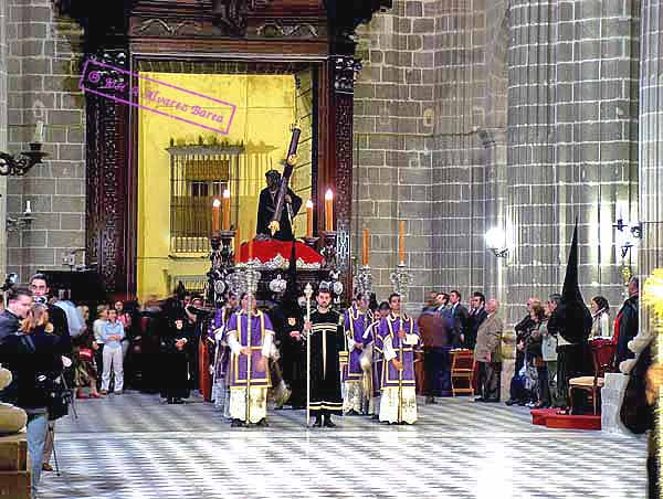 Paso de Nuestro Padre Jes&uacute;s de la Salud en sus Tres Ca&iacute;das en su paso de Misterio en la Catedral