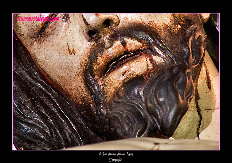 Detalle de la boca y barba del Santísimo Cristo de la Salud