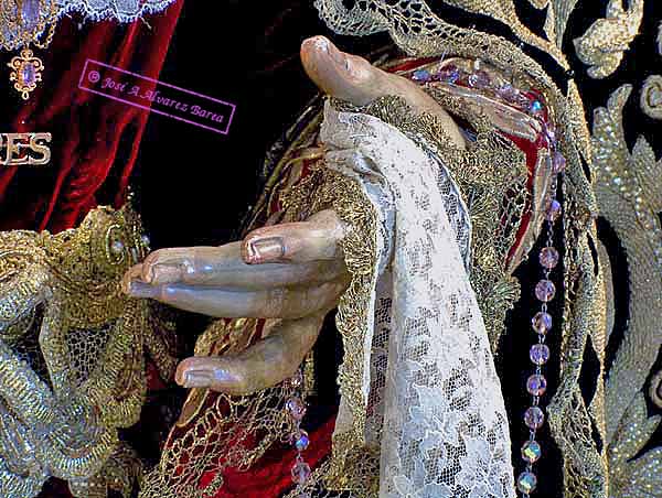 Mano izquierda de Mar&iacute;a Sant&iacute;sima de los Dolores