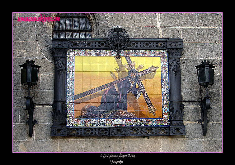 Retablo cerámico de Nuestro Padre Jesús de la Salud en sus Tres Caídas