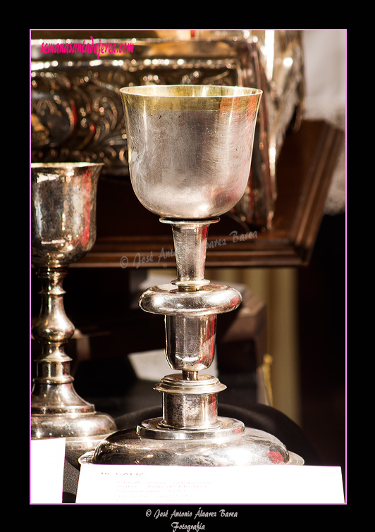 Cáliz - Realizado por Juan de Medina en 1783 - Escuela andaluza. Plata cincelada - Dimensiones: 18 x 9,6 cms (Iglesia de San Lucas)