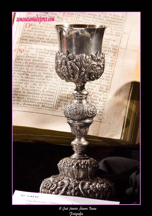 Cáliz - Anónimo de escuela andaluza - Siglo XIX - Plata labrada y cincelada - Dimensiones: 27 x 14 cms (Iglesia de San Lucas)