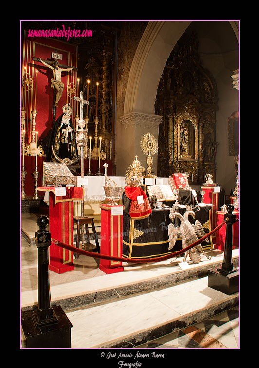 Exposición de Platería en la Iglesia de San Lucas, organizada por la Hermandad de las Tres Caídas, con motivo de la "Noche Azul y Blanca" (6 de octubre de 2012)