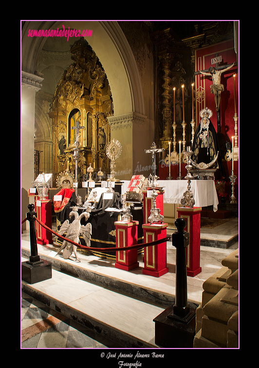 Exposición de Platería en la Iglesia de San Lucas, organizada por la Hermandad de las Tres Caídas, con motivo de la "Noche Azul y Blanca" (6 de octubre de 2012)