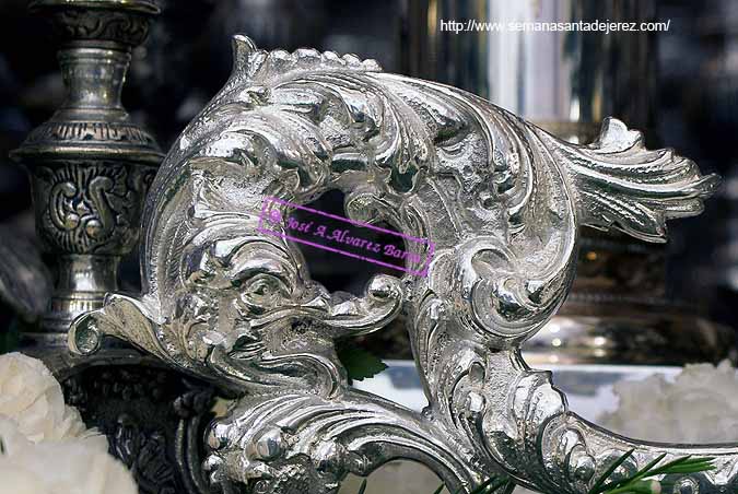 Detalle del llamador del Paso de Palio de Nuestra Señora de las Lágrimas 