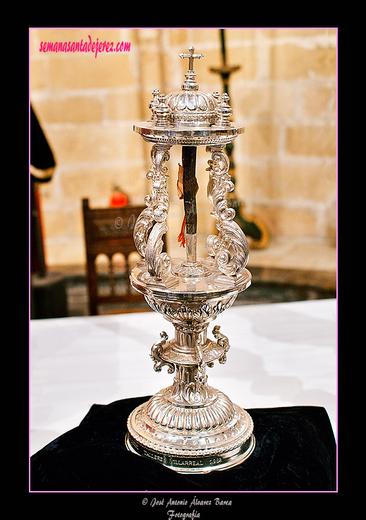 Relicario con el Clavo de Cristo de la Hermandad de la Vera-Cruz