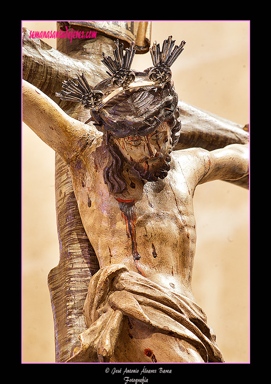 Detalle del Cristo de la Cruz parroquial de la Hermandad de la Vera-Cruz