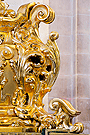 Detalle del lateral del frontal de la canastilla del paso de Misterio del Santísimo Cristo de la Esperanza 