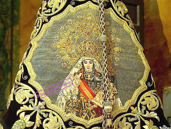 Detalle del Bander&iacute;n Carmelitano de la Hermandad de la Sagrada Lanzada