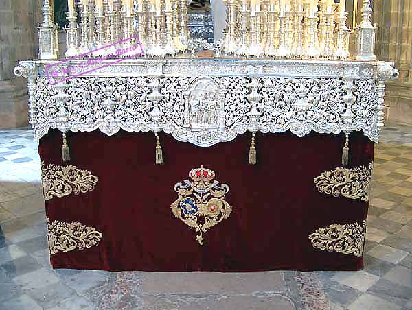 Respiradero frontal del Paso de Palio de Nuestra Señora del Mayor Dolor