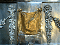 Detalle de la canastilla del Paso de Misterio del Ecce Homo, realizada por Seco Imbert en el a&ntilde;o 1927