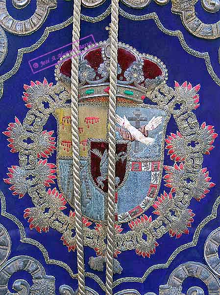 Escudo de la Hermandad del Santo Crucifijo