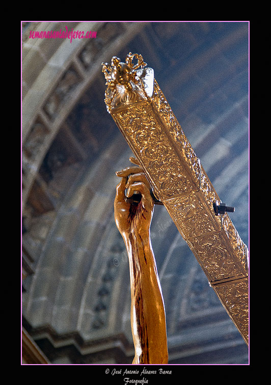 Brazo izquierdo del Santo Crucifijo de la Salud
