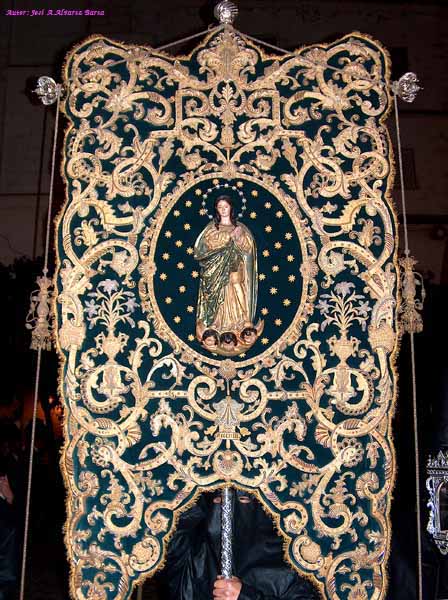 Simpecado de la Hermandad del Santo Crucifijo 