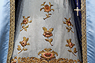 Detalle de los bordados de la saya de María Santísima de la Encarnación 