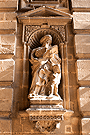 San Mateo (Segunda hornacina a la derecha de la embocadura de la Puerta Principal de la Iglesia de San Miguel)