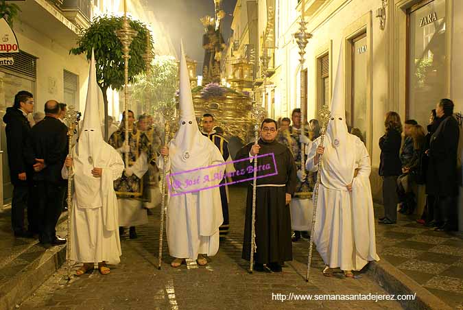 Presidencia del Paso de Misterio de la Hermandad de las Cinco Llagas