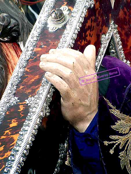 Detalle de la mano izquierda de Nuestro Padre Jes&uacute;s Nazareno 