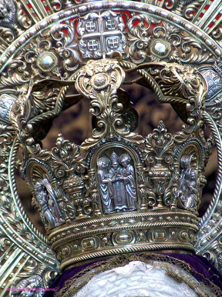 Canasto de la corona de salida de Nuestra Madre y Se&ntilde;ora del Traspaso 