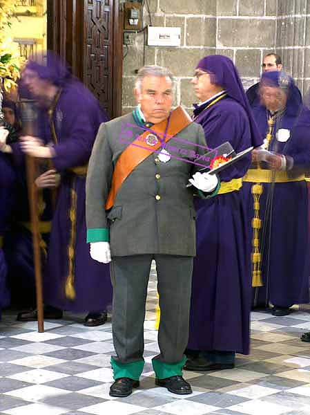 Guarda Rural escoltando el paso de palio de la Hermandad del Nazareno 