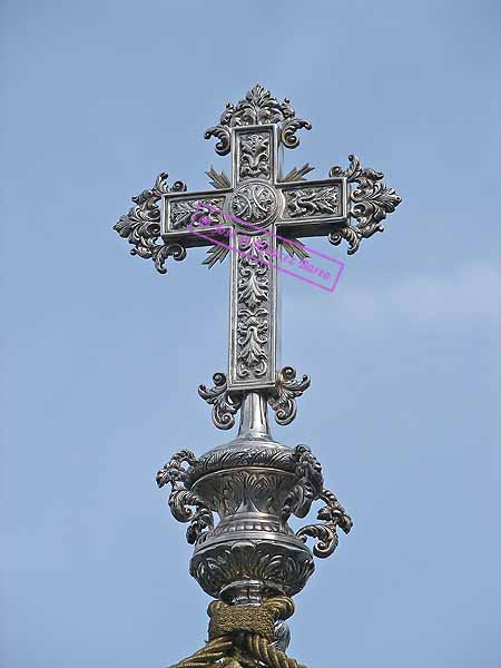 Cruz que remata el asta del Simpecado de la Hermandad de la Yedra