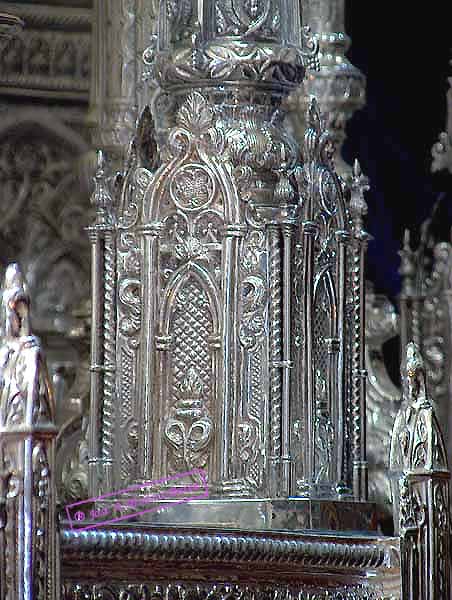 Basamento de Varal del Paso de Palio de Mar&iacute;a Sant&iacute;sima del Dulce Nombre