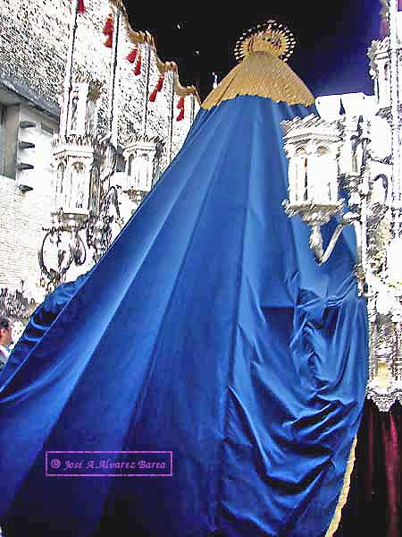 Manto de Salida de Mar&iacute;a Sant&iacute;sima del Perpetuo Socorro