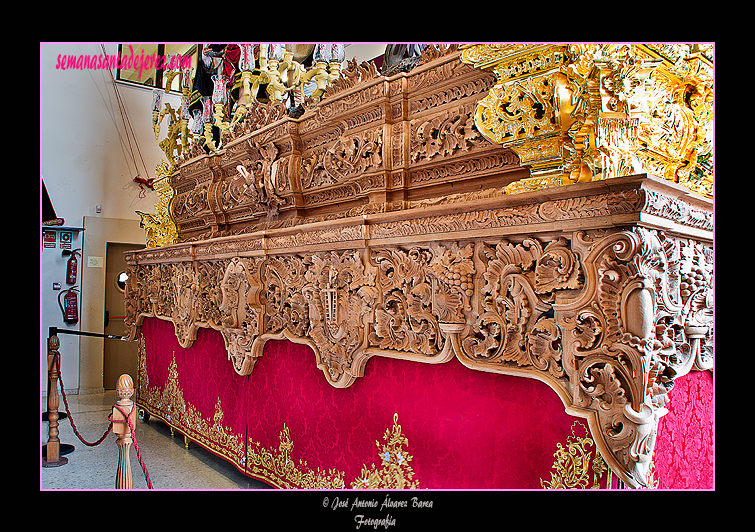 Respiradero frontal Paso de Misterio en carpinteria del Santísimo Cristo de la Exaltación