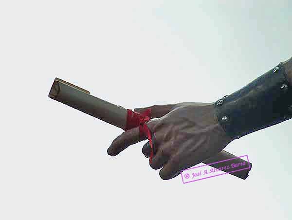 Sentencia de Muerte de Cristo en la mano del Centuri&oacute;n Romano (Paso de Misterio del Stmo.Cristo de la Exaltaci&oacute;n) 