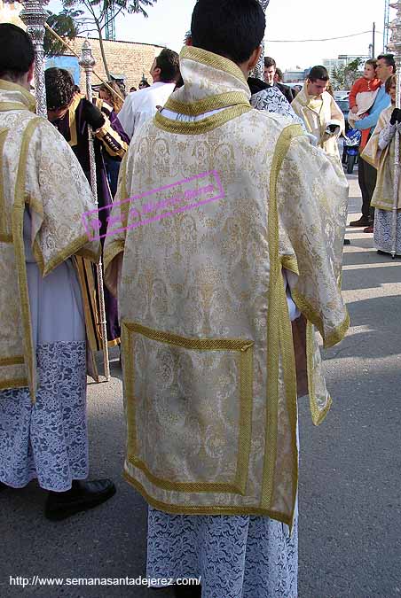 Acólitos del Paso de Palio de la Hermandad del Cristo de la Exaltación