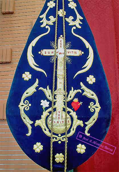Estandarte de la Hermandad del Cristo de Exaltaci&oacute;n