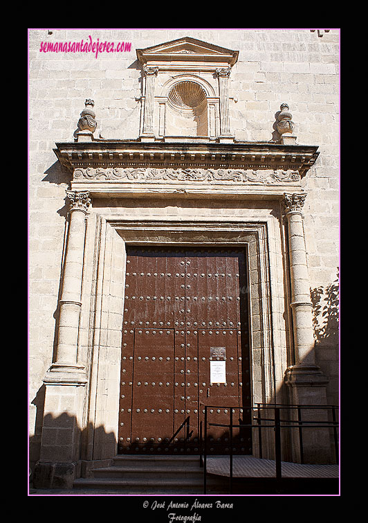 Portada principal de la Iglesia Parroquial de San Pedro