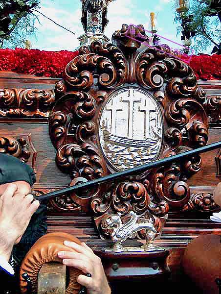Cartela frontal de la canastilla del Paso del Sant&iacute;simo Cristo de la Expiraci&oacute;n 