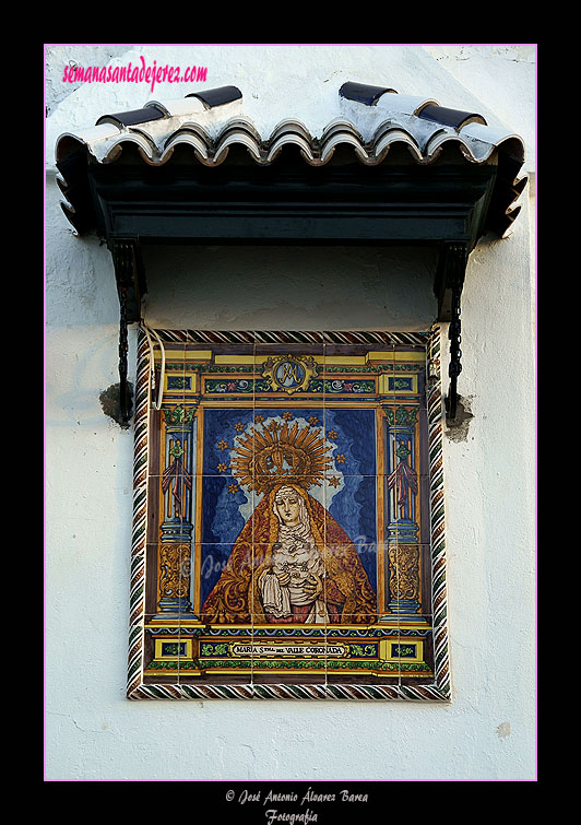 Retablo cerámico de María Santísima del Valle Coronada (Ermita de San Telmo)