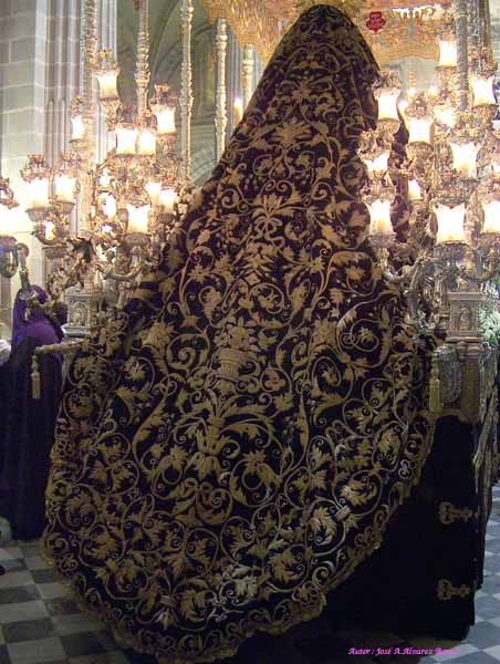 Manto de Nuestra Madre y Se&ntilde;ora de la Soledad
