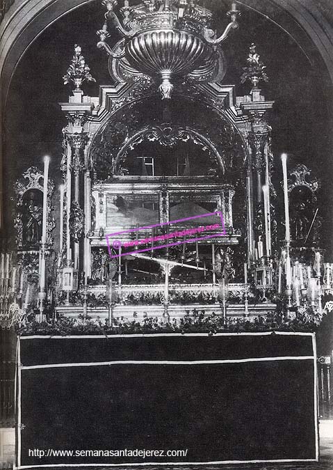 Altar de la Real Capilla del Calvario en los años 20. (Foto: Anónimo)